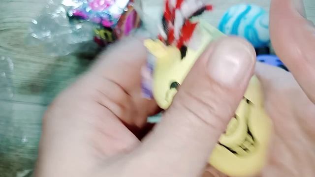 ASMR squishies / squeezing and cutting anti-stress for relaxation🥰 смотреть онлайн