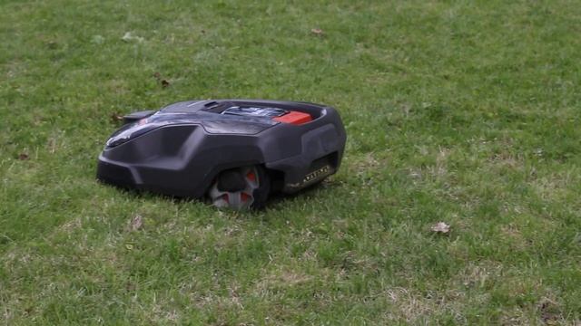 Robotic Lawn Mowers: Where Do the Grass Clippings Go? смотреть онлайн
