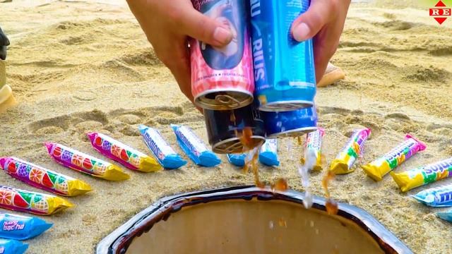 EXPERIMENT: Blue Toothpaste Eruption from Giant Coca-Cola & Mtn Dew, Chupa Chups, Monster vs Mentos смотреть онлайн