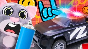 Том рисует граффити на городской стене  Видео для детей про игрушки Говорящий Том