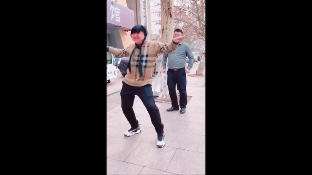 Dancing Chinese meme - Half Ton Brothers смотреть онлайн
