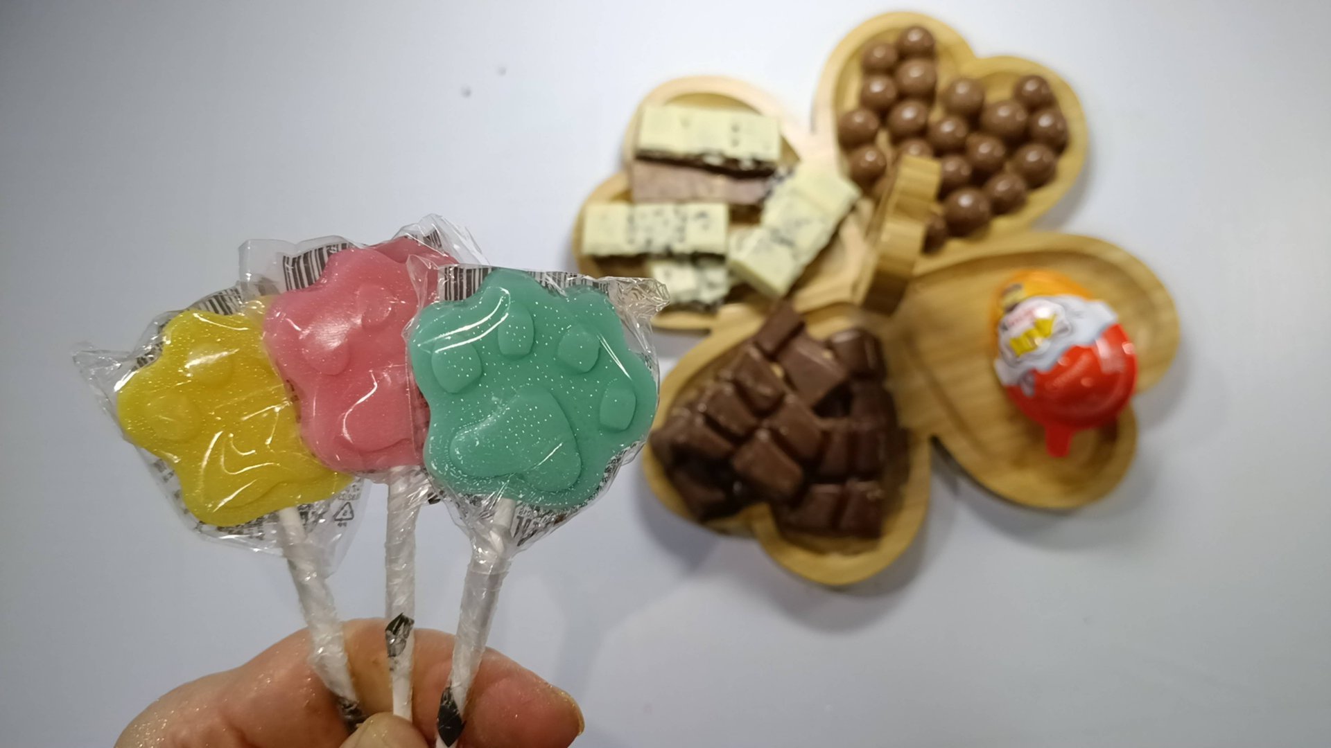 АСМР Шоколадный 🍰🍩🍫 приятные звуки АСМР РАСПАКОВКА шоколада и конфет для вашего удовольствия 🤗 смотреть онлайн