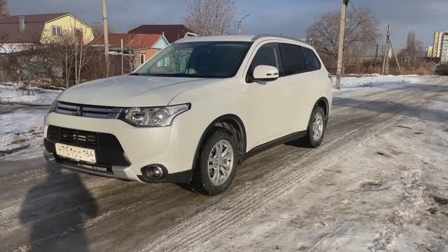 Outlander 2.0 CVT ПОЛНЫЙ ПРИВОД смотреть онлайн