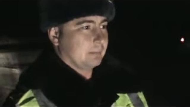 Полицейский рассказывает о задержании смотреть онлайн