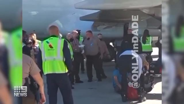 Stowaway survives flight hidden in plane’s landing gear | 9 News Australia смотреть онлайн
