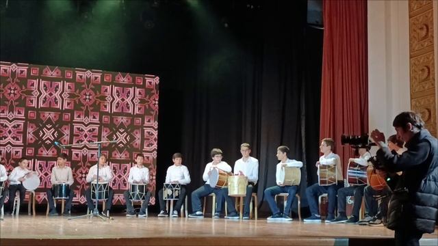 Выступление детского ансамбля барабанщиков. Абхазия, Сухум, концертная запись смотреть онлайн