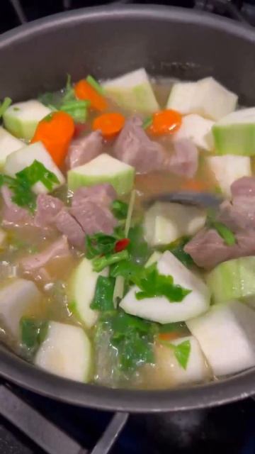 Pork with opo squash & spinach #food #spicy #cooking #soup смотреть онлайн