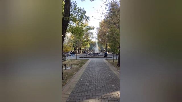 АЛМАТЫ ОСЕНЬЮ. ПАМЯТНИК М.Т.ТУЛЕБАЕВУ. ФОНТАН "ЖЕТЫСУ" #video #almaty #kazakhstan #autumn #казахста смотреть онлайн