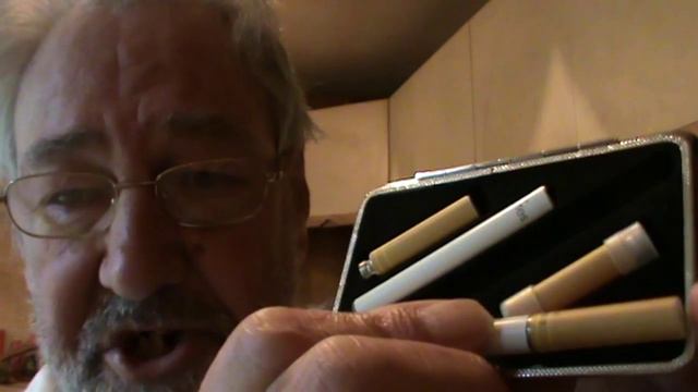 My opinion of Socialites e-cigarette case design. смотреть онлайн