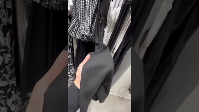 Летний гардероб в черно-белых оттенках от Patrizia Pepe | Обзор новинок смотреть онлайн