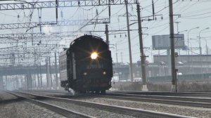 Паровоз Эу 683-32 с вагоном