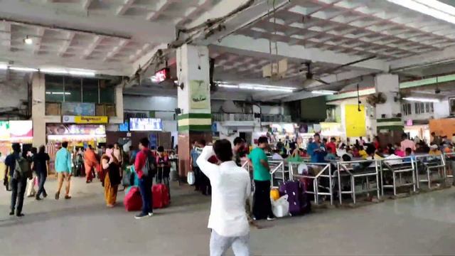 Pune To Howrah Azad Hind Express | Pune - Howrah Train Journey 🚇🚆 | PUNE TO KOLKATA 😊 смотреть онлайн