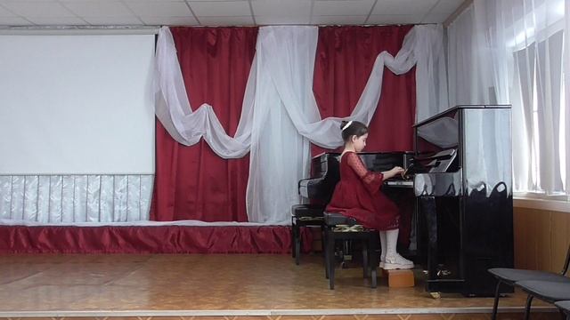 Албакова С., 7 лет, 1 класс, ДШИ р.п. Новые Бурасы (преп. Котова Е.В.)