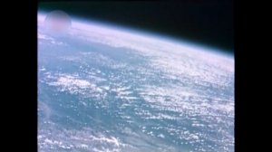 Нежность. Всем космонавтам посвящается.