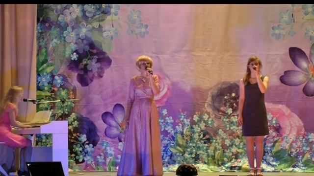 Журавли. Творческий вечер Елены Елецкой. Исп. Елена Елецкая, Екатерина Чмых. Акк. Наталья Чмых. смотреть онлайн