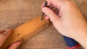 Как легко выкрутить саморез со слизанными гранями, если отвертка проскальзывает и не цепляет