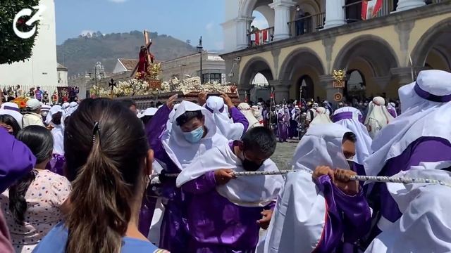 Así son las PROCESIONES de LA ANTIGUA GUATEMALA 🇬🇹 | Celinaz El Salvador 🇸🇻 смотреть онлайн
