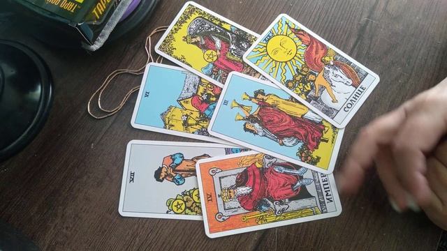 Расклад Какие у него мысли сегодня Гадание Таро смотреть онлайн