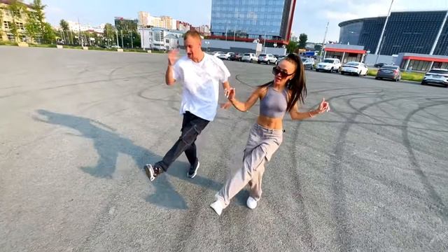 РУКИ ВВЕРХ! feat. ANGEL - Нам 17 - Танец (jeny_miki & @vova_legend) смотреть онлайн