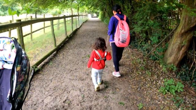 JOLLIBEE brings PEACH + MANGO PIE to the UK смотреть онлайн