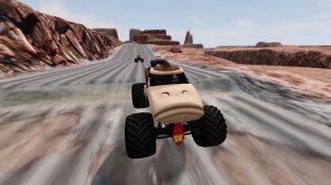 КАК ВЫИГРАТЬ ГОНКУ СРЕДИ МАШИН С ОГРОМНЫМИ КОЛЁСАМИ? Гоша и Чич.