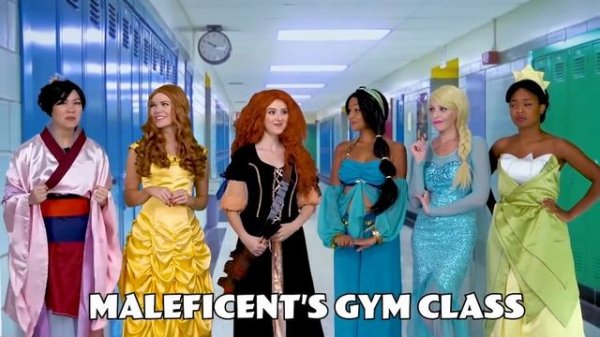 MALEFICENT IS OUR COACH? (Elsa, Rapunzel, Moana, Anna, Belle and Jasmine) Totally TV