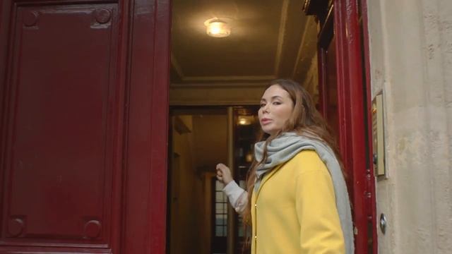 Малютка Backstage Paris смотреть онлайн
