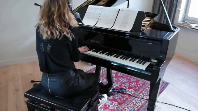 Passenger - Let her go (cover by Hélène Renard) смотреть онлайн