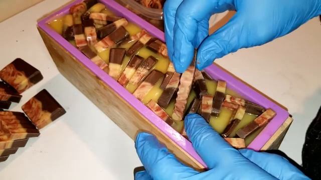 Cinnamon Cassia Rebatch into Embeds (cold process soap) Batch #9 смотреть онлайн