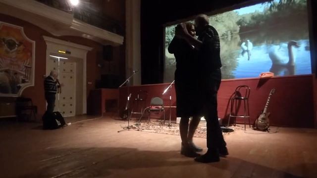 АЛЕКСАНДР ГРИБАНОВСКИЙ "В ОСЕННЕМ ПАРКЕ..." смотреть онлайн