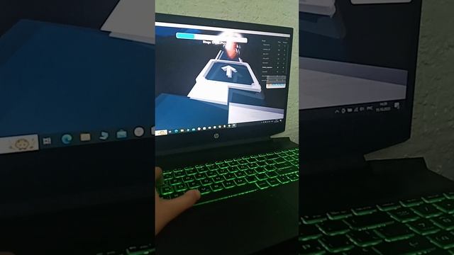 Маша играет в игру Obbi смотреть онлайн