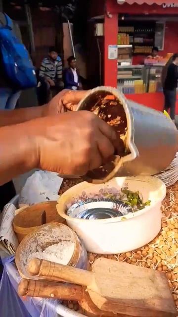 Pea sprouts#NEW Delhi #street food#shortvideo #trending @uniquecouplesvlogs2461 #shorts🤩😋😋 смотреть онлайн