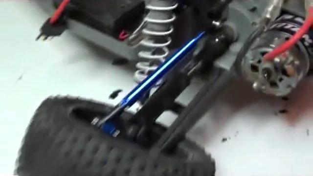 Daemon - Traxxas Rustler - Level 6 Upgrade - Motor Guard, Paint, Rod Ends, Wiring, Tires, & Tint смотреть онлайн