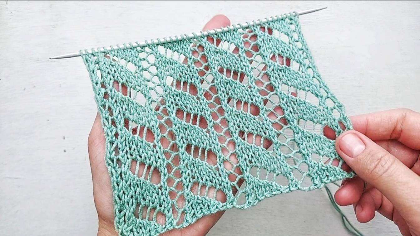 Симпатичный ажур с диагоналями для вязания сарафана, джемпера, палантина смотреть онлайн