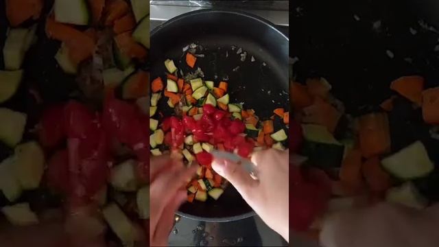 PEPERONI RIPIENI DI COUS COUS E VERDURE