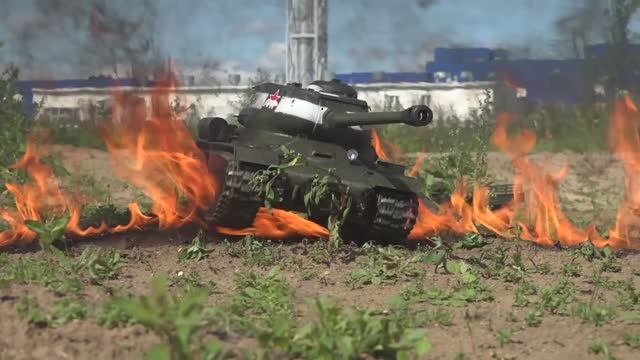 Танковый бой ИС-2. Смотрим как он в деле. смотреть онлайн