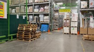 БОРЗАЯ ОХРАНА УСТАРИВАЕТ БЕСПРЕДЕЛ В МАГАЗИНЕ / НЕЗАКОННО ЗАДЕРЖИВАЮТ / ВЫЗВАЛИ 4 ЭКИПАЖА ПОЛИЦИИ