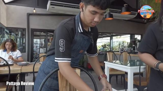 Rock Feller คาเฟ่ท่าเรือสุดคูล ย่านนาเกลือ พัทยา ดื่มกินครบ จบที่ความแซบ смотреть онлайн