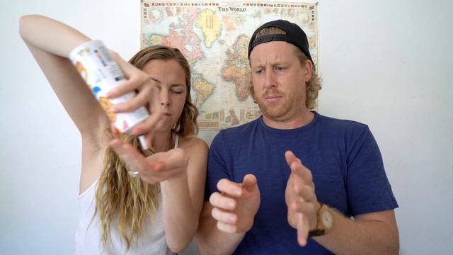 Aussie Tries American Food (SPAM, Easy Cheese, Twinkies + MORE!) смотреть онлайн