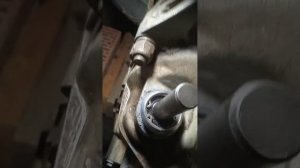 Решение проблемы течи масла из  шток выбор передач на коробке  ваз 2109 с установка сальника приора