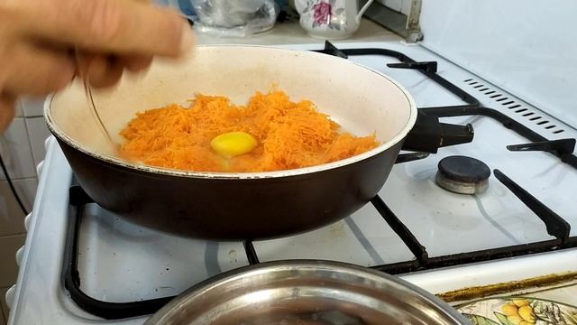 Яичница с тертой морковью смотреть онлайн