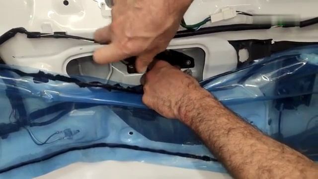 Установка омывателя камеры заднего вида на Toyota Land Cruiser Prado 150 смотреть онлайн