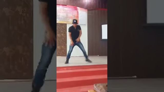 Khawih danglam loh Phone camera atanga lak ve tawp,My First Stage Dance Performance смотреть онлайн