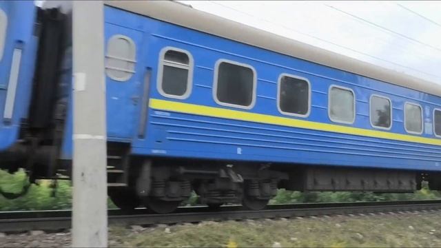 Приветливый ВЛ80Т-1804 с поездом 790/792 Киев - Кропивницкий/Кременчуг смотреть онлайн