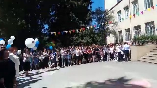 Последний звонок в школе 145.Баку смотреть онлайн