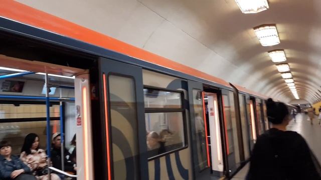 Электропоезд 81-765/766/767 "Москва" на станции Рижская КРЛ смотреть онлайн