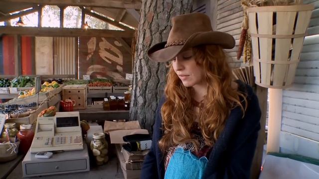 Lauren Ambrose's Official 'Wanderlust' Interview - Celebs.com