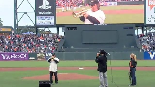 Mic Gillette National Anthem 6/25/10 Giants vs. Red Sox смотреть онлайн