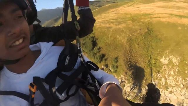 046207 2 3p gudauri paragliding полет гудаури skyatlantida com بالمظلات، جورجيا بالمظلات gudauripa смотреть онлайн