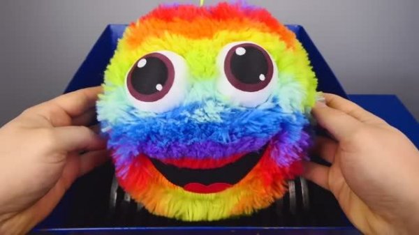 Лошадиная голова против измельчающей машины а также увидим как поведут себя разноцветные яйца